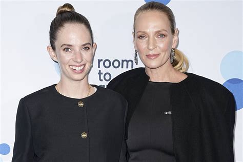 is maya hawke in a relationship|Uma Thurman and Maya Hawke Open Up About Their ‘Bond’。